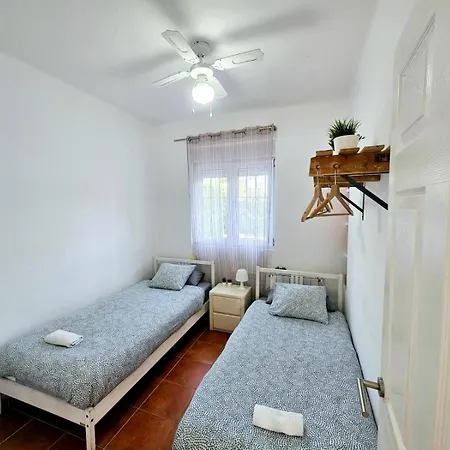 Rustico Con Piscina Y Barbacoa, Valencia Holiday home